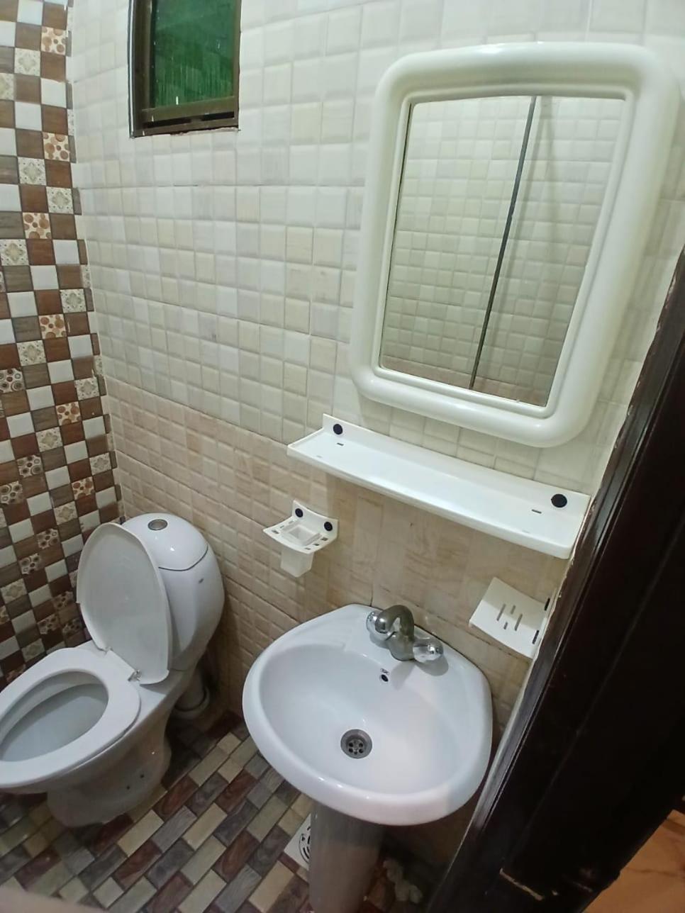 Goho Rooms Badar 卡拉奇 外观 照片